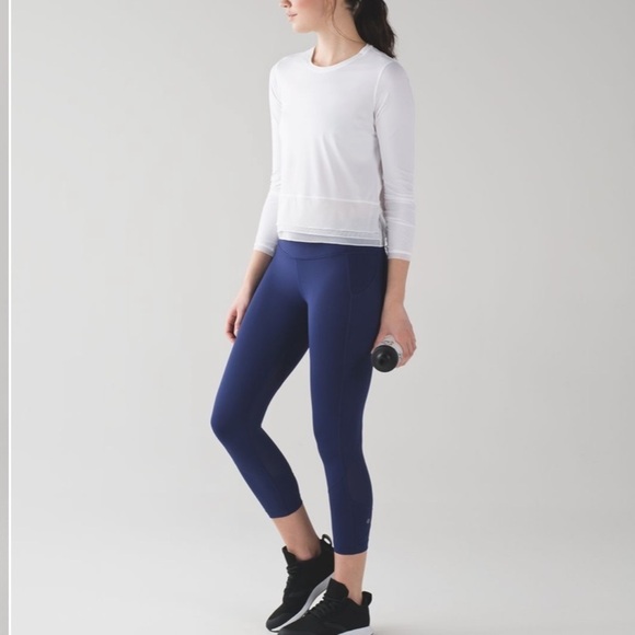 Lululemon Pace Rival Crop (22")
Blueberry Jam Size 4 - Picture 12 of 14